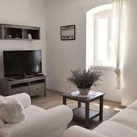 Sleeps 6 With Wifi *